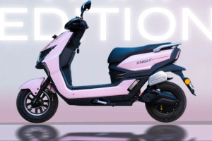பெண்களுக்காக Knight+ Rani Edition எலக்ட்ரிக் ஸ்கூட்டரை அறிமுகம் செய்த Zelo