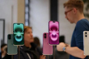 ஆப்பிளின் 50 வது பொன்விழா ஆண்டு - பிரமிப்பூட்டும் iPhone கடந்து வந்த பாதை