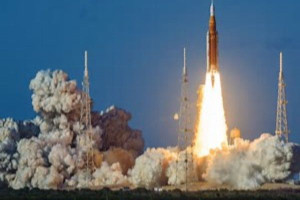 iPhone-கள், Nikon கமெராக்களுடன் நிலவுக்கு செல்லும் NASA-வின் Artemis II