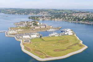 வளைகுடாவில் அமெரிக்காவின் கார்க் தீவு மூலோபாயமும் வர்த்தகமும்