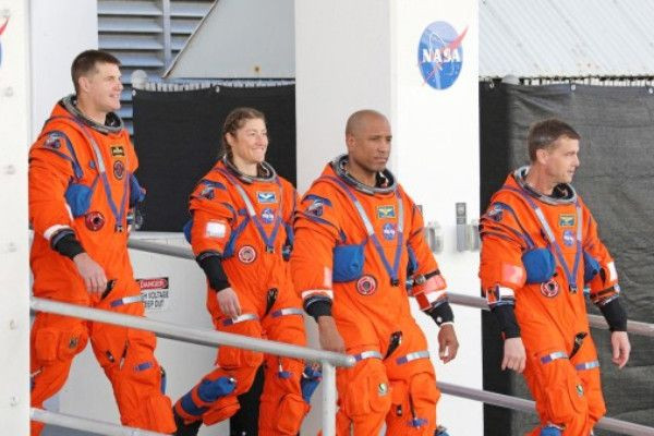  நிலவை நோக்கி மீண்டும் ஒரு வரலாற்றுப் பயணம் - ஆர்ட்டெமிஸ்