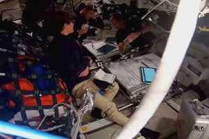 ஆர்டெமிஸ்-2 மிஷன் வெற்றி - நிலவுப் பயணத்தை முடித்து பூமிக்கு பாதுகாப்பாக திரும்பிய விண்வெளி வீரர்கள்