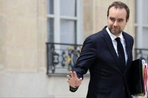 பிரதமரின் மாஸ்டர் பட்டம் குறித்த சர்ச்சையும் விளக்கமும்!!