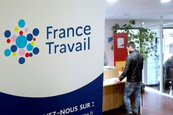 படிப்பை பாதியில் நிறுத்தும் இளைஞர்கள் வேலையின்மையால் அதிகம் பாதிப்பு!!