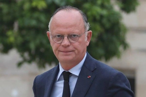 Édouard Philippe மீது பொது நிதி மோசடி விசாரணை!!