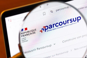 Parcoursup சேர்க்கை: 126,000 மேற்பட்ட மாணவர்கள்  காத்திருப்பு!!