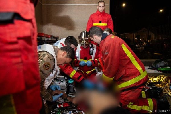 தமிழர் பகுதியில் உள்ள உணவகத்தில் பாரிய தீ! - மூவர் கவலைக்கிடம்!!