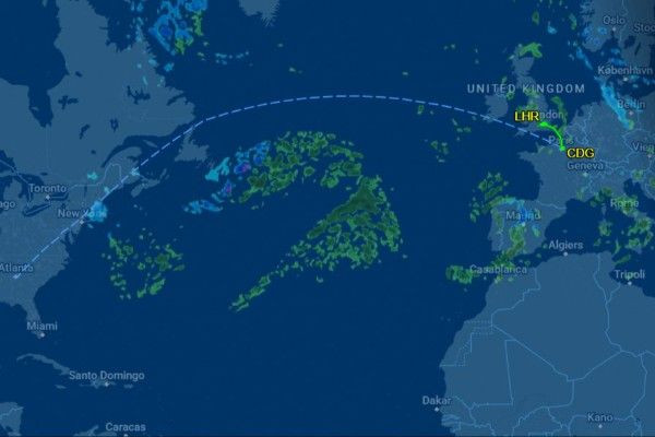பரிசில் இருந்து புறப்பட்ட விமானம் அவசர தரையிறக்கம்!!