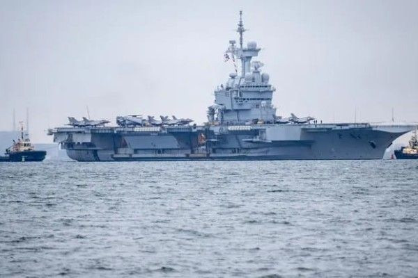 பிரெஞ்சு கப்பலை நெருங்கிய ட்ரோன்! - வட ஐரோப்பாவில் பரபரப்பு!!