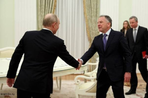  ரஷ்ய ஜனாதிபதி விளாடிமிர் புடினுடன் 4 மணித்தியாலம்  பேச்சுவார்த்தை நடத்திய சிறப்புத் தூதர்