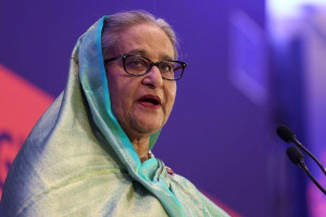 பங்களாதேஷின் முன்னாள் பிரதமர் ஷேக் ஹசீனாவுக்கு 2 ஊழல் வழக்குகள் -  10 ஆண்டு சிறை