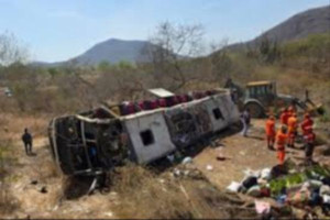 பிரேசிலில் கோர விபத்தில் சிக்கிய பேருந்து - 16 பேர் பலி