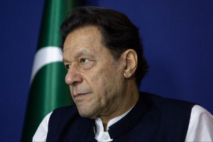பாகிஸ்தான் முன்னாள் பிரதமர் இம்ரான் கான் உடல்நிலை தொடர்பில் மருத்துவ பரிசோதனைக்கு நீதிமன்ற உத்தரவு
