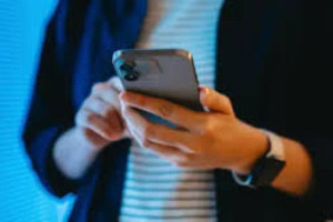 பிரித்தானியாவில் அனுமதியின்றி பகிரப்படும் படங்களை நீக்க உத்தரவு!