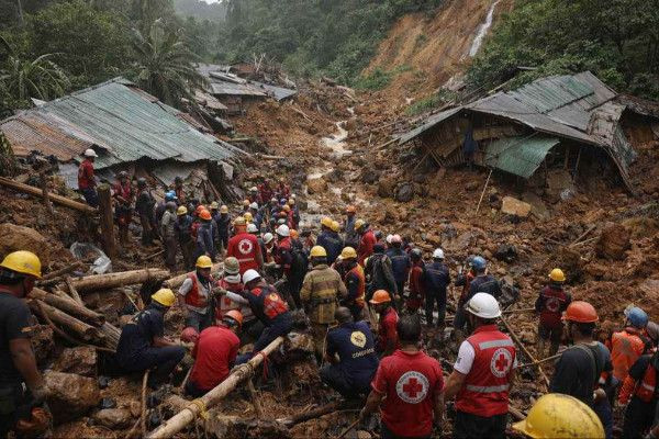 பிலிப்பின்ஸ் நிலச்சரிவில் சிக்கி 7 பேர் பலி