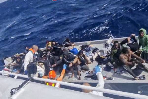 திரிபோலி அருகே கரை ஒதுங்கிய ஐந்து புகலிடக் கோரிக்கையாளர்களின் உடல்கள்