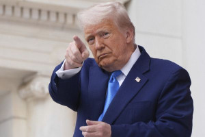 உலகளாவிய சுங்கவரியை மீண்டும் அதிகரித்த அமெரிக்க ஜனாதிபதி ட்ரம்ப்