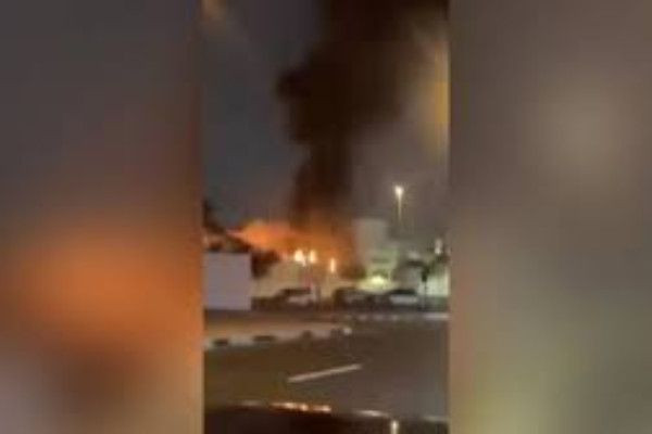 துபாயில் உள்ள அமெரிக்கத் தூதரகத்தின் மீது ட்ரோன் தாக்குதல்