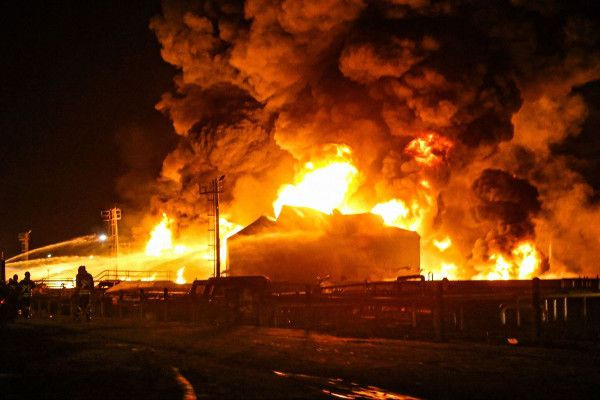 ஈரானில் உள்ள பல எரிபொருள் கட்டமைப்புகள் மீது தாக்குதல்