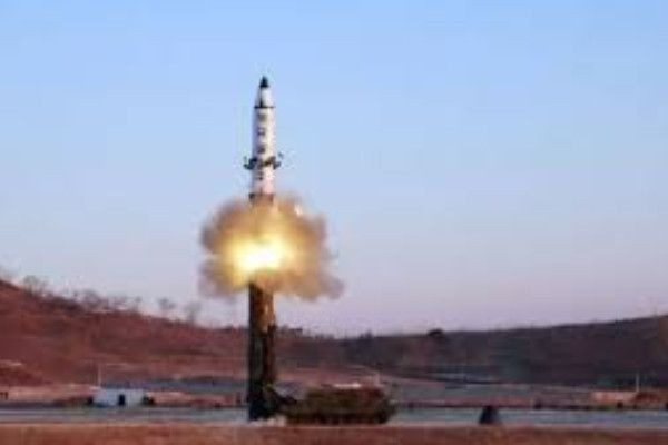 10 பாலிஸ்டிக் ஏவுகணைகளை ஏவிய வடகொரியா