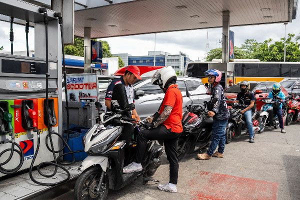 பிலிப்பைன்ஸில் ‘தேசிய எரிசக்தி அவசர நிலை’ பிரகடனம் - எரிபொருள் விநியோக தடையால் கடும் பாதிப்பு