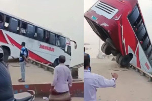 பங்களாதேஷ், பத்மா ஆற்றில் பேருந்து விபத்து - மீட்பு நடவடிக்கைகள் தீவிரம்