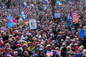 அமெரிக்காவில் ட்ரம்ப்புக்கு எதிராக பாரிய ஆர்ப்பாட்டம்!
