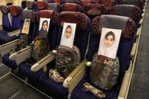 போர் தாக்குதலில் உயிரிழந்த சிறுவர்கள் உள்ளிட்ட பொதுமக்களை நினைவுகூரும் ஈரானியர்கள்