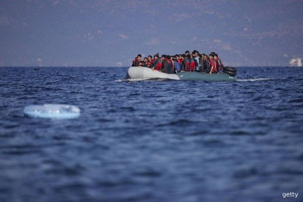 அந்தமான் கடலில் படகு கவிழ்ந்து விபத்து... சுமார் 250 அகதிகள் மாயம்