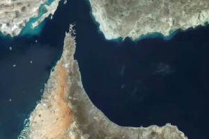  மீண்டும் மூடப்பட்ட  ஹோர்முஸ் நீரிணை -ஈரானின் அனுமதி அவசியம்