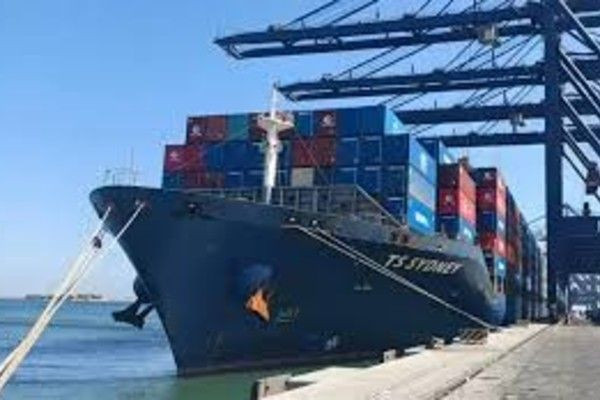 ஈரானின் காசிம் துறைமுகம் மீது திடீர்  தாக்குதல்