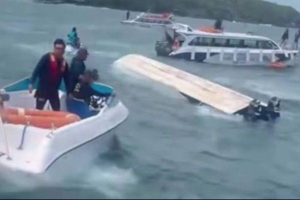 வியட்நாமில் நடுக்கடலில் கவிழ்ந்த படகு - 15 இந்தியர்கள் உயிரிழப்பு