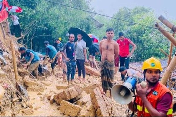பங்களாதேஷில் கடும் மழை - 51 பேர் உயிரிழப்பு