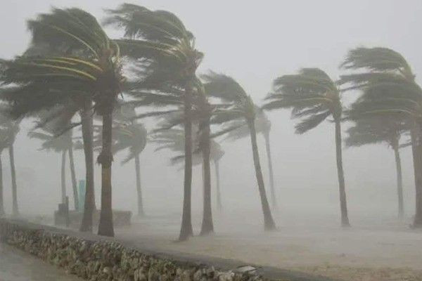 இலங்கையில் பலத்த காற்று மற்றும் மழை குறித்து எச்சரிக்கை