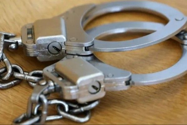 இலங்கையில் போலி வைத்திய நிலையமாக இயங்கிய விபச்சார விடுதி முற்றுகை