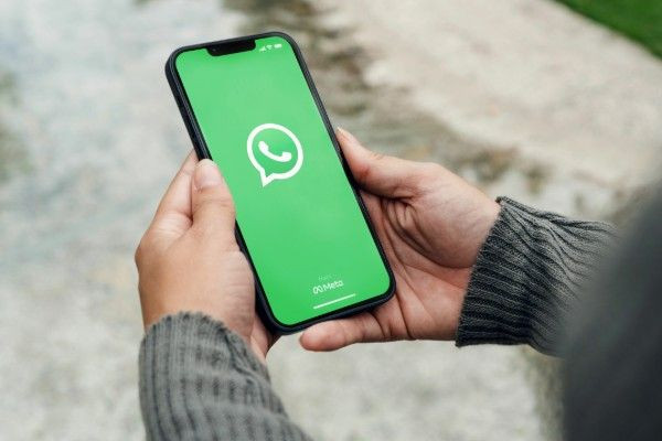 இலங்கையில் பொலிஸ் அதிகாரிகளின் நடத்தை தொடர்பில் முறைப்பாடு அளிக்க வட்ஸ்அப் இலக்கம் அறிமுகம்