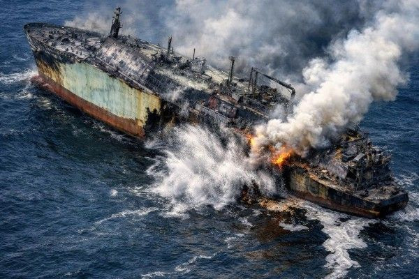 இலங்கை கடற்பரப்பில் ஈரானிய போர்க்கப்பலை நாமே மூழ்கடித்தோம் - அமெரிக்கா அறிவிப்பு