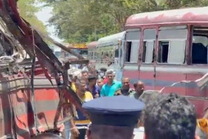 இலங்கையில் இரண்டு அரச பேருந்துகள் மோதி கோர விபத்து - நால்வர் உயிரிழப்பு - 40 பேர் காயம்