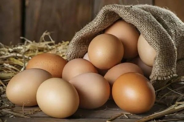 முட்டைக்கு குறைந்தபட்ச விலையை நிர்ணயிக்குமாறு உற்பத்தியாளர்கள் கோரிக்கை