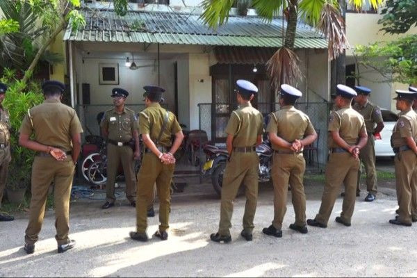 தெஹிவளை பகுதியில் சற்றுமுன்னர் இடம்பெற்ற துப்பாக்கிச் சூடு