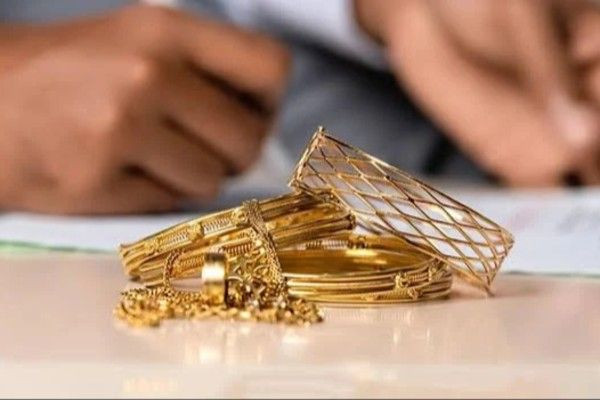 இலங்கையில் கடன் சுமையில் சிக்கி தவிக்கும் மக்கள் - தங்கம் அடகு வைப்பு அதிகரிப்பு