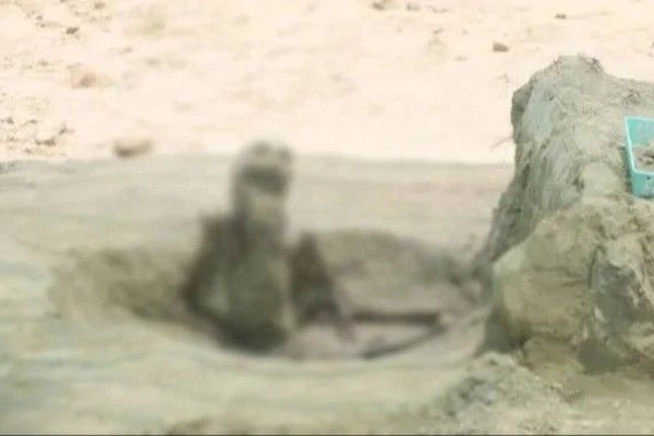 செம்மணி புதைகுழியில் கால்களை மடித்து அமர்ந்த நிலையில் அடையாளம் காணப்பட்ட எலும்புக்கூடு