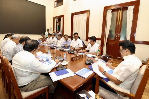 15 முதலீட்டு திட்டங்களுக்கு தமிழக அமைச்சரவை ஒப்புதல்