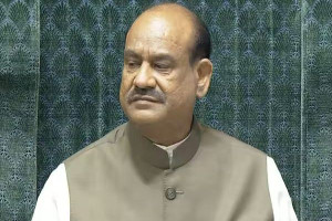 லோக்சபா சபாநாயகர் ஓம் பிர்லாவுக்கு எதிராக நம்பிக்கையில்லா தீர்மானம்