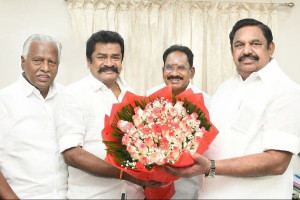 அழகிரி ஆதரவாளர் மன்னன் அதிமுகவில் ஐக்கியம்