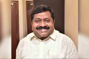 பெண்களுக்கு எதிராக தொடர் குற்றங்கள் - மகளிர் ஆணையத்திற்கு அதிமுக புகார்