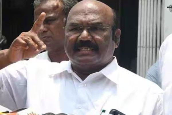 அதிமுக கூட்டணியில் விஜய் இணைந்தால் லாபம்: முன்னாள் அமைச்சர் ஜெயக்குமார்
