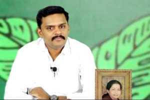 பிரசாரத்துக்கு இடையூறு செய்யும் நோக்கத்துடன் மிரட்டும் போலீசார்: அதிமுக குற்றச்சாட்டு