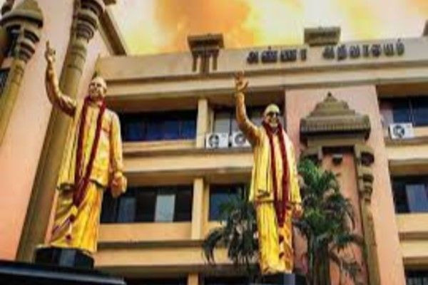முதுகில் குத்தியது காங்கிரஸ்; திமுக எம்எல்ஏக்கள் கூட்டத்தில் கண்டனம்