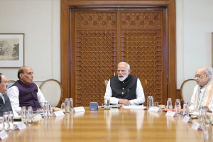 எரிபொருள் தட்டுப்பாடு பிரதமர் மோடி முக்கிய ஆலோசனை